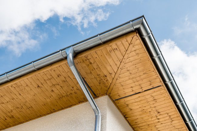 Zinc gutters are adaptable to weather conditions and resistant to breaks and damage.